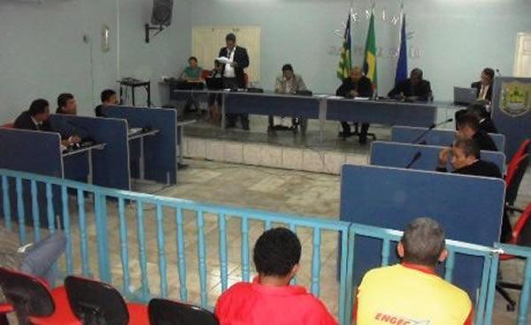 C&acirc;mara aprova Decreto, afasta Valdir, e Elmar assumir&aacute; a prefeitura(Imagem:Noticias de Uru&ccedil;ui)