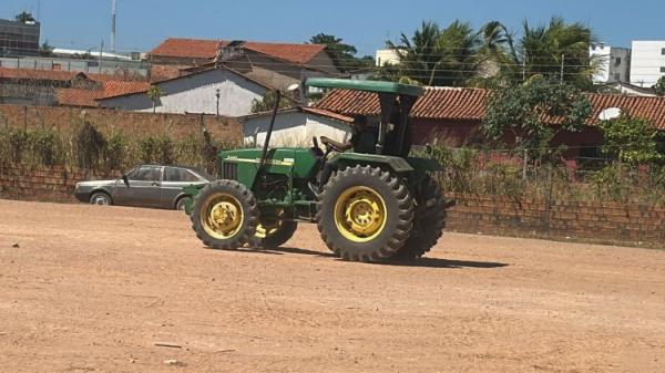 Parceria entre Prefeitura de Floriano e Instituto Benigno capacita operadores de m&aacute;quinas pesadas.(Imagem:Secom)