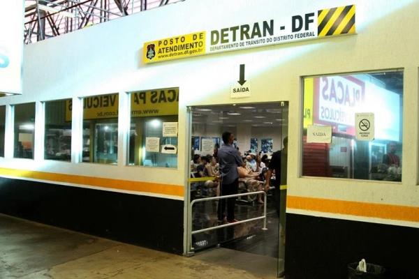 Detran do DF abre inscrições de concurso com salários de até R$ 6,4 mil