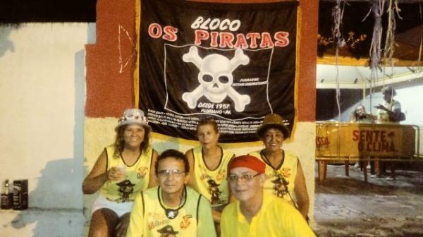 Bloco Os Piratas anima foli&otilde;es no carnaval de Floriano.(Imagem:FlorianoNews)