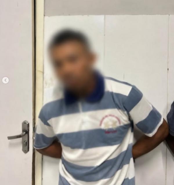 Força Tática cumpre mandado de prisão durante patrulhamento no bairro Cancela, em Floriano