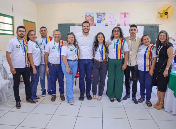 Secret&aacute;rio Washington Bandeira se re&uacute;ne com equipes t&eacute;cnicas para ampliar a&ccedil;&otilde;es do Alfabetiza Piau&iacute; no sul do Piau&iacute;(Imagem:Divulga&ccedil;&atilde;o)