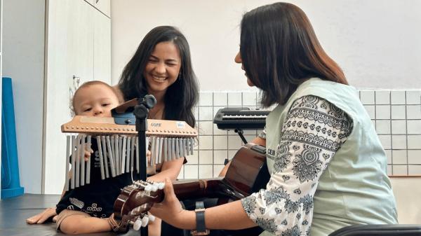Musicoterapia auxilia na reabilitação de pacientes neurológicos no Ceir