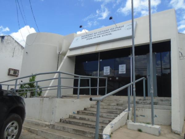 Homem é ferido a faca durante assalto em Floriano