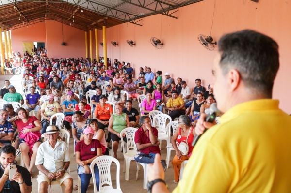 Ciro percorre por diversos municípios, celebra novas adesões e agradece carinho de eleitores