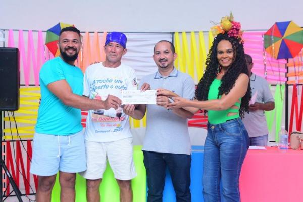 Carnaval de Floriano: escola "Arrocha Um, Aperta o Outro" é eleita campeã do desfile 2023