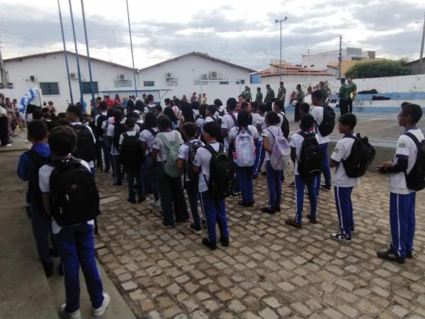 Prefeitura de Floriano realiza Aula Inaugural e marca início do ano letivo 2025