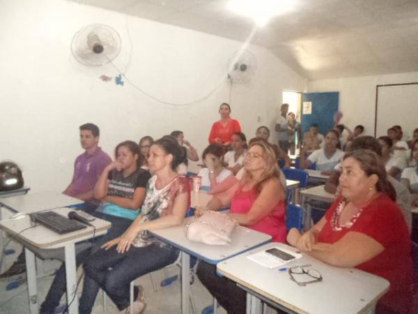 Alunos e professores de Floriano participaram de videoconfer&ecirc;ncia com o Ex-presidente Lula.(Imagem:FlorianoNews)