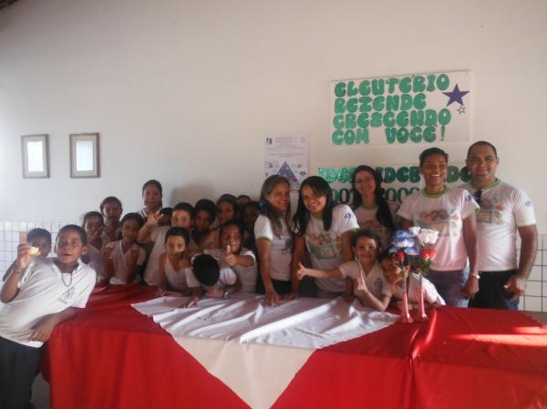 Acad&ecirc;micos de Pedagogia realizaram projeto ?Sa&uacute;de e Bem Estar na Escola? (Imagem:FlorianoNews)