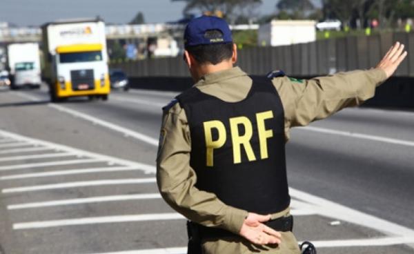 PRF flagrou 613 motoristas em excesso de velocidade no feriadão