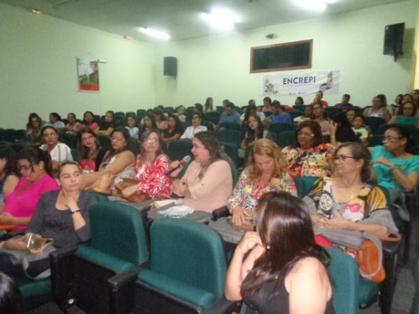 Floriano sedia Encontro do Conselho Regional de Enfermagem do Piau&iacute;.(Imagem:FlorianoNews)