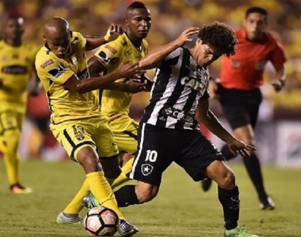Botafogo arranca empate contra o Barcelona-EQU e lidera