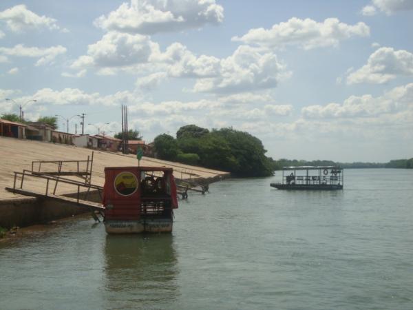Canoas no Parnaiba(Imagem:reda&ccedil;&atilde;o)