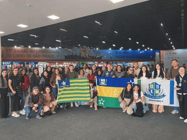 Alunos e professores de escolas estaduais participam da 27ª edição da Bienal do Livro de São Paulo