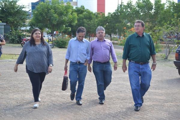 Comissão de deputados visita Terminal Rodoviário de Picos