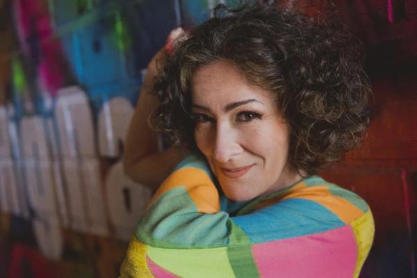 Patrícia Ahmaral revitaliza a tropical melancolia de Torquato Neto em disco com letras do poeta angu