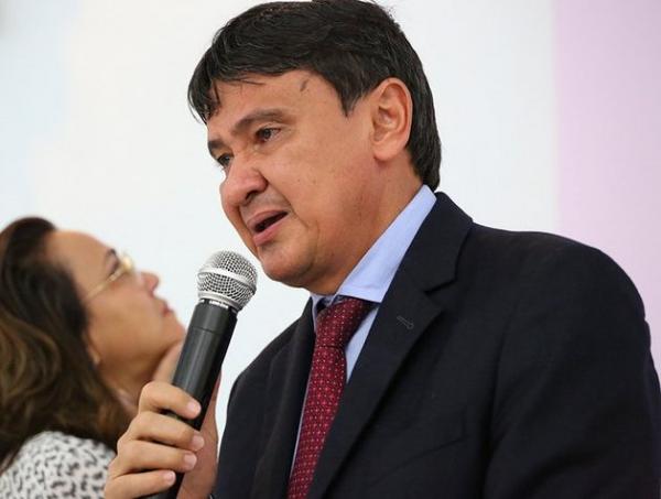Governador diz que Francisco Costa permanecerá na Saúde