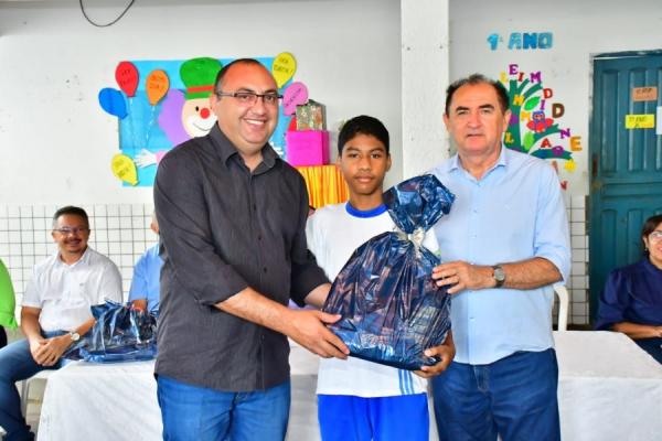 Alunos recebem menção honrosa por desempenho na 17ª Olimpíada Brasileira de Matemática