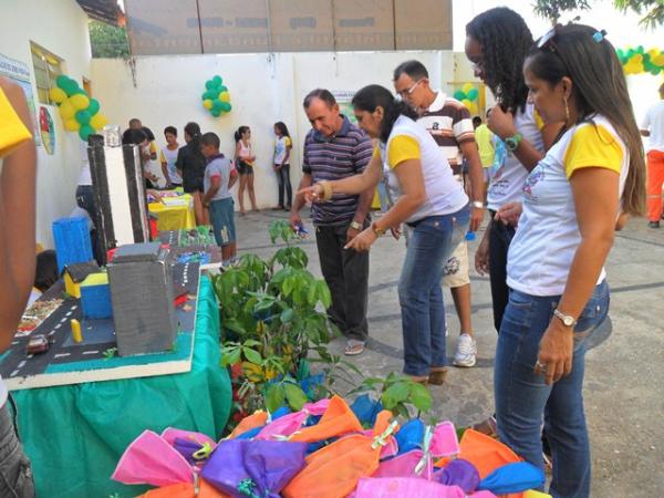 Realizada 2&ordf; Feira de Ci&ecirc;ncias da Escola Mega de Floriano.(Imagem:FlorianoNews)