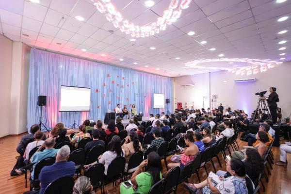Governo federal reúne artistas, esportistas e lideranças em workshop