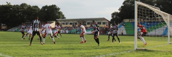Empate diante do River-PI deu g&aacute;s aos comandados de Vanin.(Imagem:Abdias Bideh/GloboEsporte.com)
