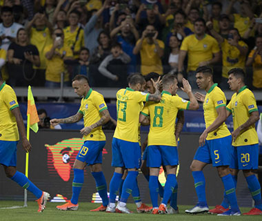 Chegada de furacão aos EUA coloca seleção brasileira em alerta antes de amistoso
