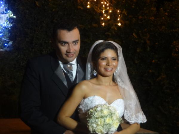 Realizado o enlace matrimonial de Leonardo e Poliana