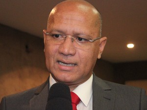 Governo do PI atinge limite da LRF e fica impedido de dar reajustes