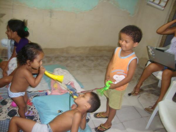 Brincadeiras com as buzinas do Amarelinho(Imagem:reda&ccedil;&atilde;o)