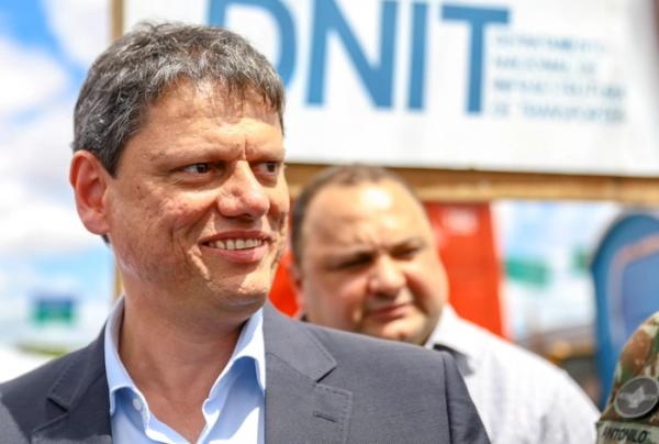 Com ataques, Garcia e Tarcísio são oficializados candidatos em SP