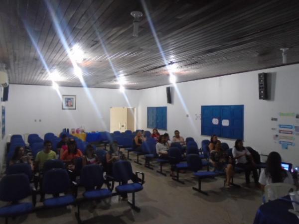 Floriano sedia capacita&ccedil;&atilde;o da plataforma Conviva Educa&ccedil;&atilde;o.(Imagem:FlorianoNews)