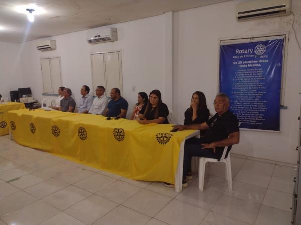 Rotary Club de Floriano homenageia Dr. Beethoven Brand&atilde;o em celebra&ccedil;&atilde;o ao Dia da Bandeira(Imagem:FlorianoNews)
