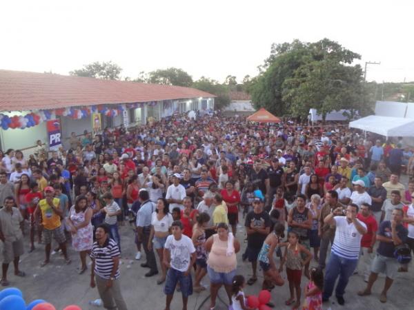 Conven&ccedil;&atilde;o homologa candidatura de Gleydson Resende e Claudim&ecirc; Lima em Bar&atilde;o de Graja&uacute;.(Imagem:FlorianoNews)