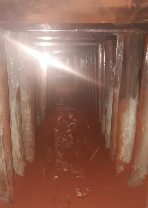 Polícia descobre túnel de 60 metros que levava a cofre do Banco do Brasil e ação acaba com 2 mortos