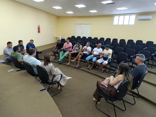Reuni&atilde;o define apoio &agrave;s escolas de samba e blocos para o Carnaval 2025 em Floriano(Imagem:FlorianoNews)