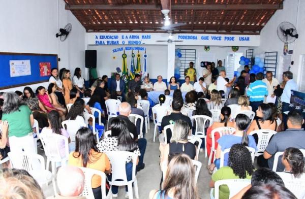 Câmara de Floriano celebra entrega da reforma da Escola Municipal Getúlio Vargas(Imagem:Reprodução/Instagram)