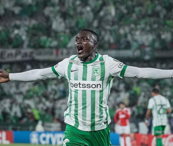 Athletico acerta a contratação do atacante colombiano Kevin Viveros