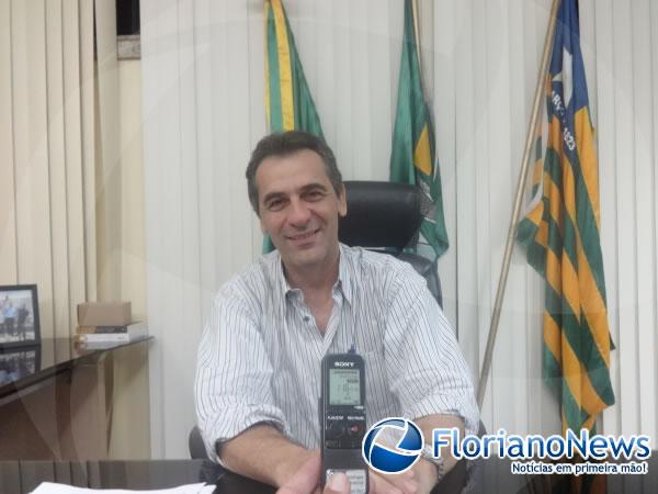 Prefeito Gilberto J&uacute;nior(Imagem:FlorianoNews)