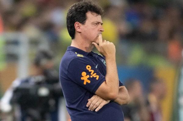 Fernando Diniz, t&eacute;cnico da Sele&ccedil;&atilde;o, durante Brasil x Venezuela.(Imagem: Gil Gomes/AGIF)