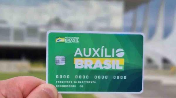 Auxílio Brasil começa a ser pago a 460 mil famílias no Piauí