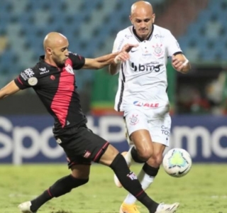 Atlético Goianiense e Corinthians fazem jogo fraco e empatam por 1 a 1 em Goiânia