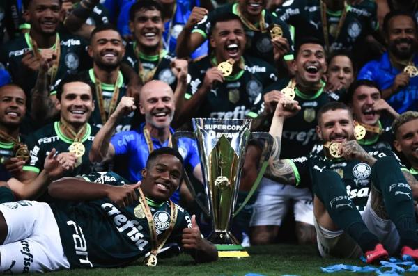 Análise: com ou sem reforços, ninguém compete em decisões como o Palmeiras no Brasil
