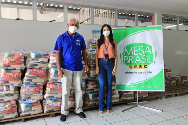 Empresa GFN doa 604 cestas de alimentos ao Mesa Brasil