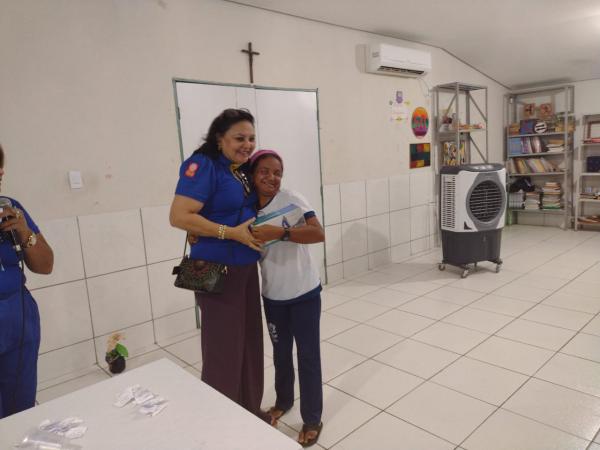 Rotary Club de Floriano M&eacute;dio Parna&iacute;ba promove a&ccedil;&atilde;o de solidariedade na APAE com entrega de brindes e daf&eacute; da manh&atilde;.(Imagem:FlorianoNews)