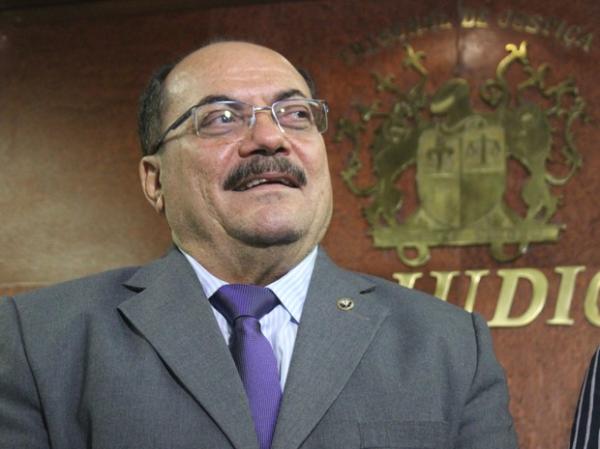 Desembargador Raimundo Eufr&aacute;sio, presidente do TJ-PI, manteve certame.(Imagem:Fernando Brito/G1)