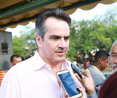 Ciro diz que trabalha para que nenhum partido deixe a base de Wellington