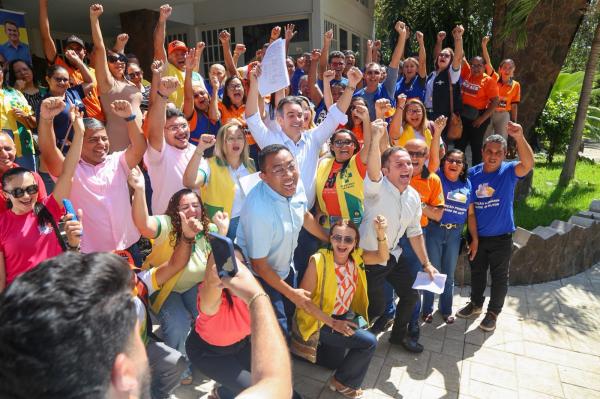  Ciro Nogueira recebe agentes comunit&aacute;rios e atende reivindica&ccedil;&atilde;o(Imagem:Ascom)