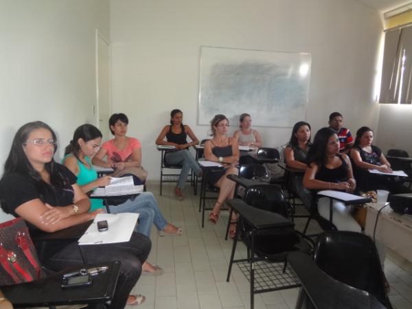Realizada 2&ordf; etapa do curso de atualiza&ccedil;&atilde;o em sala de vacina.(Imagem:FlorianoNews)