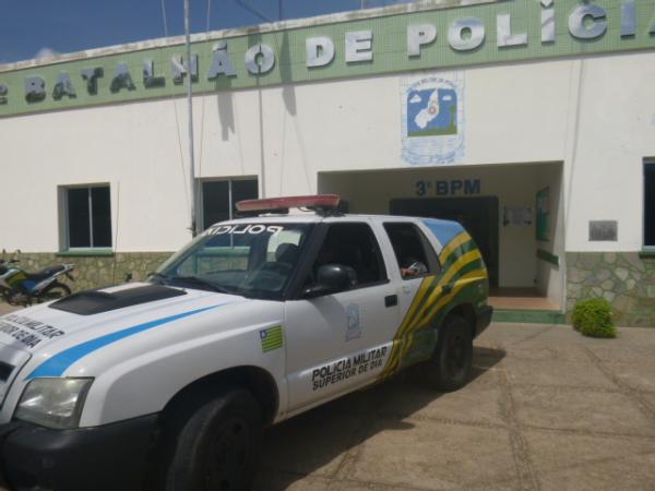 Dupla de assaltantes é presa com celulares roubados