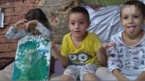 Menino faz vídeo para vender